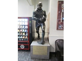 55 - Peter Gallagher statue at Brothers Leagues Club