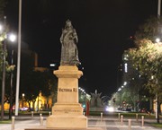 89 - Victoria monument at night