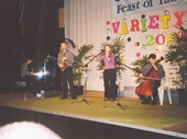 84 - Noosa Feast - Robertson family performing at talent show